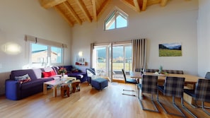 Family Chalet, 3 Bedrooms | Living area | Flat-screen TV, pay movies, heated floors - Mountain Nests - Chalets Apartments (Zell am See)