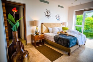 3 bedrooms, iron/ironing board, travel crib, free WiFi - Magnificient Oceanfront Luxury Condo - Beachside & Rooftop Bar & Infinity Pools (Puerto Vallarta)