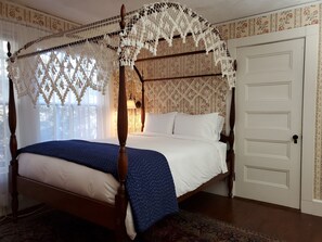 Deluxe Room, 1 Queen Bed, Fireplace (Room 10) | Free WiFi, bed sheets - Harbourside Inn (Northeast Harbor)
