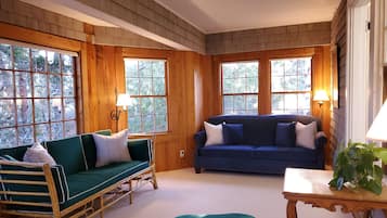 Suite superior, 1 cama King size, cocineta (Room 07) | 1 habitación, wifi gratis y ropa de cama