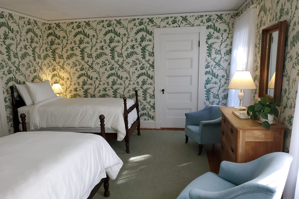Standard Room, 2 Katil Bujang (Single) (Room 06) | 1 bilik tidur, Wi-fi percuma, cadar katil