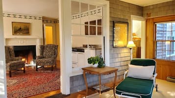 Suite superior, 1 cama King size, cocineta (Room 07) | 1 habitación, wifi gratis y ropa de cama