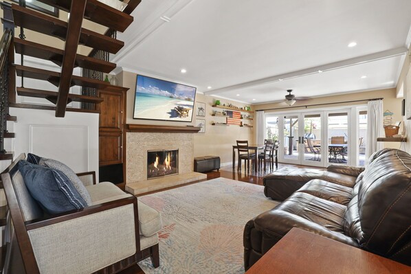 Smart-TV, Kamin, Computerbildschirme