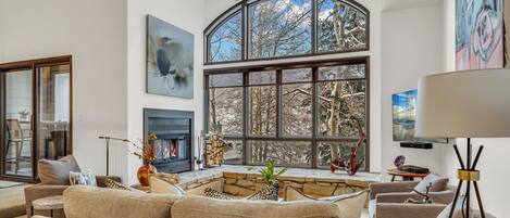 TV, fireplace, stereo