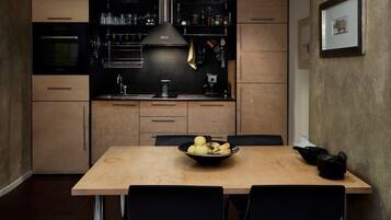 Funky Flat Apartment | Privat køkken | Køleskab, mikrobølgeovn, kogeplade, kaffe-/temaskine