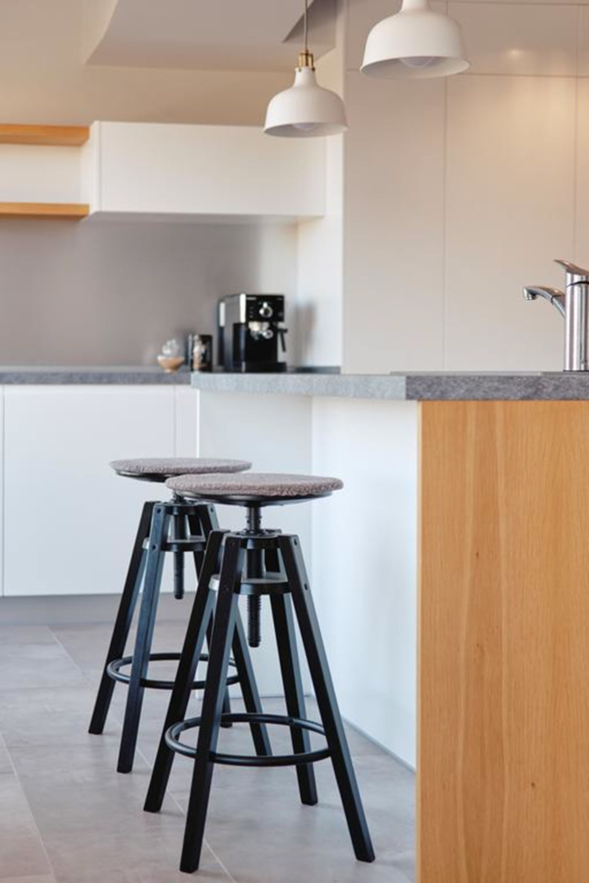 Apartment Jasmin | Cocina básica privada | Frigorífico, microondas, placa de cocina y cafetera o tetera