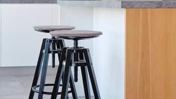 Apartment Jasmin | Cocina básica privada | Frigorífico, microondas, placa de cocina y cafetera o tetera