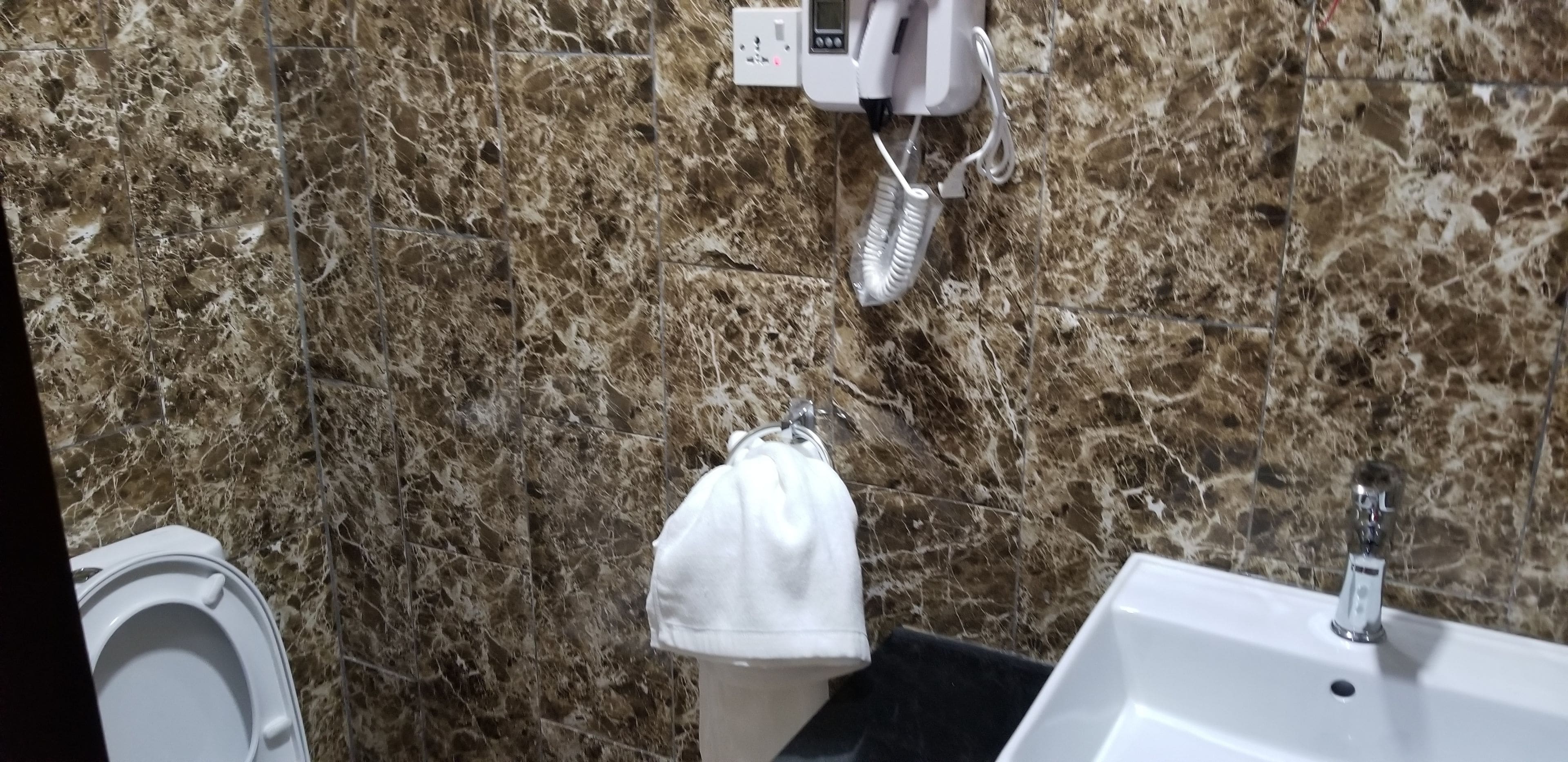 shower, free toiletries, towels