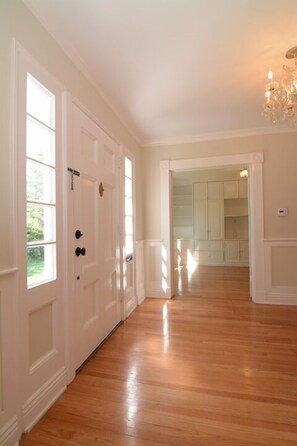 Interior entrance - The Reeves Mansion near Beverly Hills (Los Angeles)