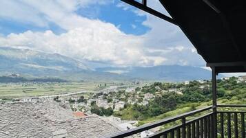 Vista frontal de la propiedad