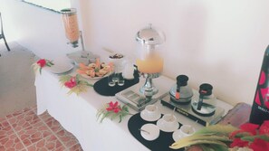 Free daily continental breakfast  - Blue Bay Resort (Mele)