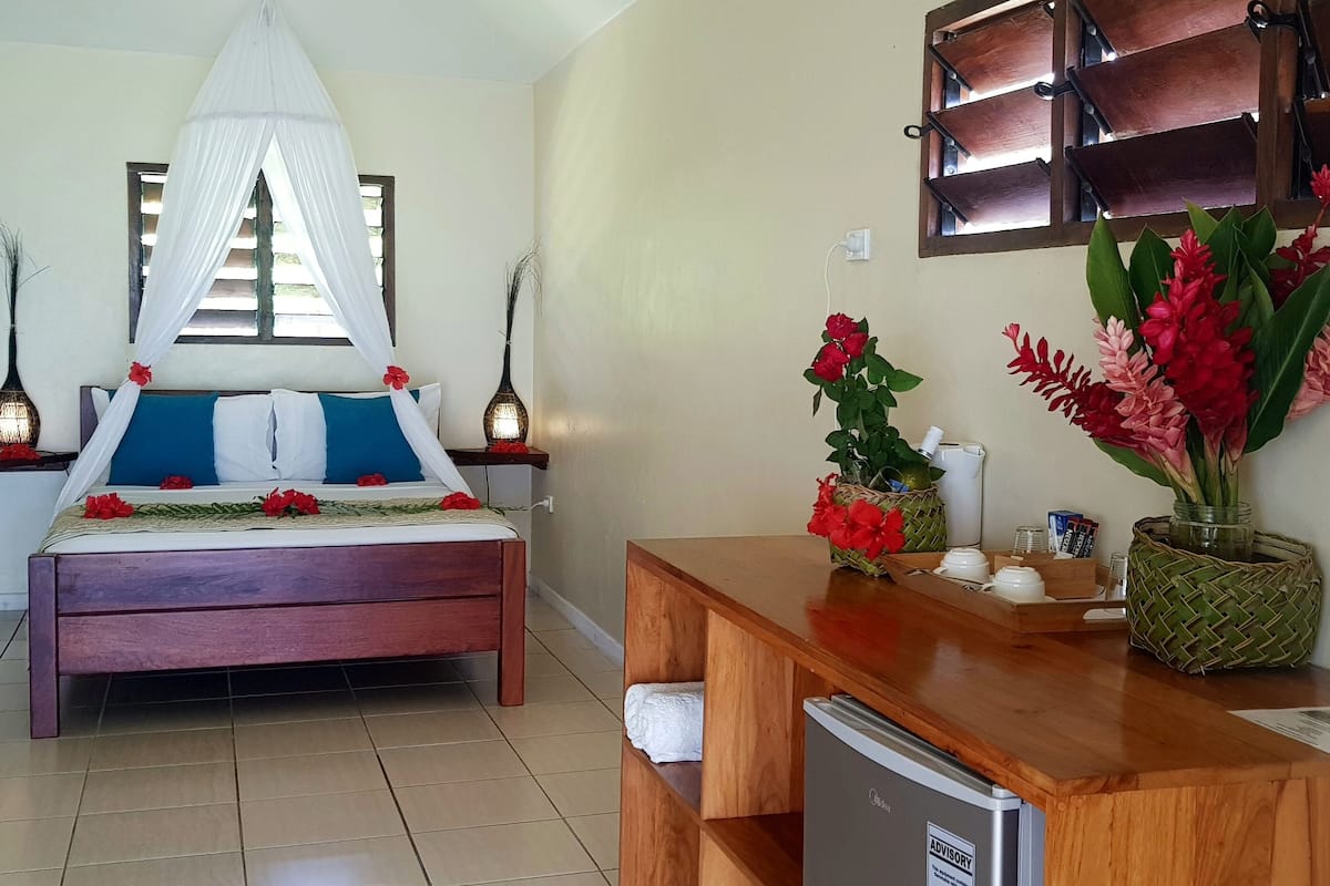 Familie bungalow, 2 slaapkamers, aan zee | 1 slaapkamer, een minibar, een kluis op de kamer, gratis wifi