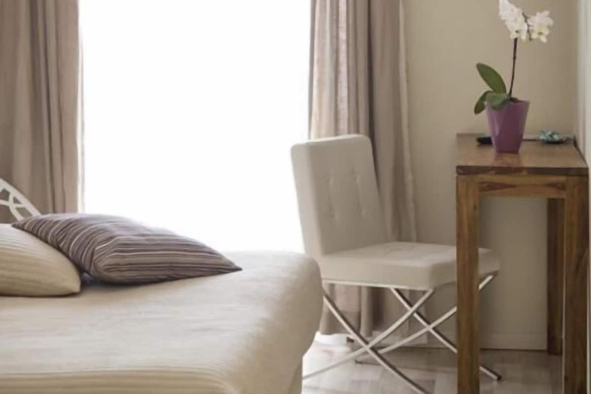 individually furnished, desk, free wifi, bed sheets