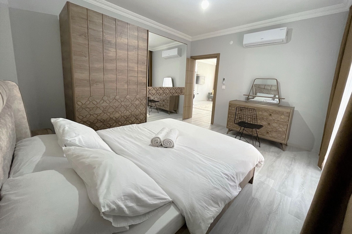Luxury-Apartment | 1 Schlafzimmer, hochwertige Bettwaren, Zimmersafe, Schreibtisch