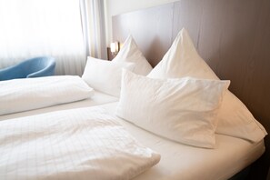 Coffres-forts dans les chambres, bureau, rideaux occultants