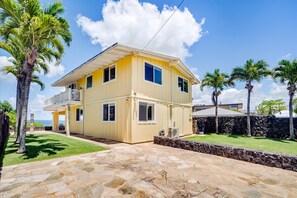 Exterior - Private direct beachfront home - Walk to Haleiwa (Haleiwa)