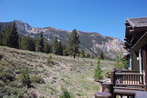 Property grounds - Snowcreek Resort Vacation Rental #776 (Mammoth Lakes)