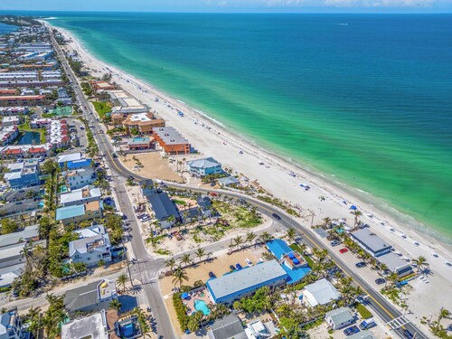 Rooftop Sunsets 2 Bed Unit Beach Club AMI 4 by RVA