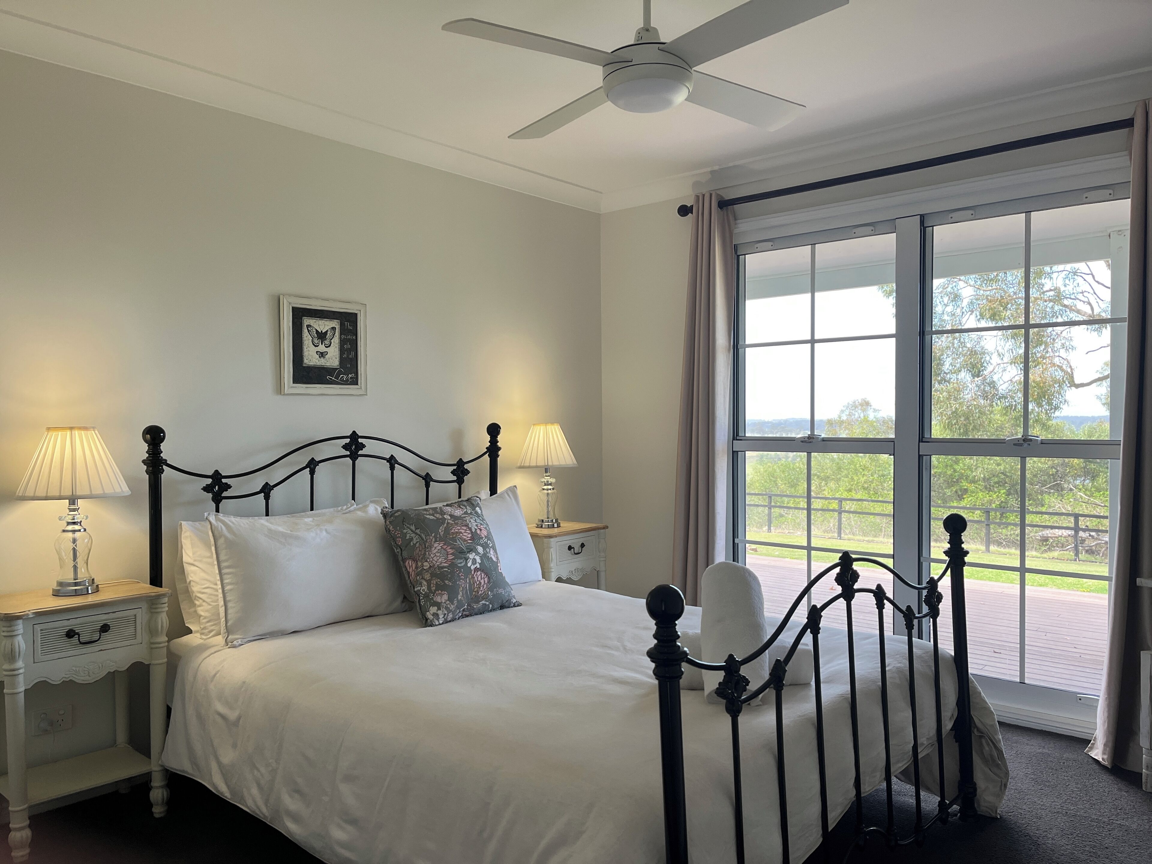 2 chambres, fer et planche à repasser, Wi-Fi gratuit, draps fournis
