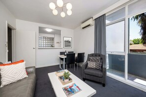 TV, Netflix, streaming services, offices