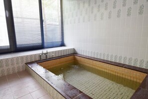 Indoor spa tub