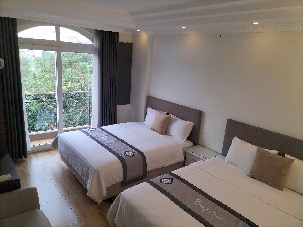 ห้องแฟมิลี่สำหรับสี่ท่าน, ปลอดบุหรี่ | มินิบาร์, โต๊ะทำงาน, ห้องเก็บเสียง, เตารีด/โต๊ะรีดผ้า