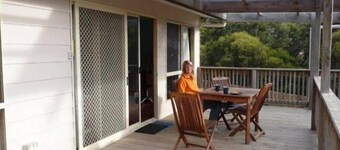  カンガルー島のハリエット川のそばにあるヴィヴォンヌ湾のカンガスタイ。 