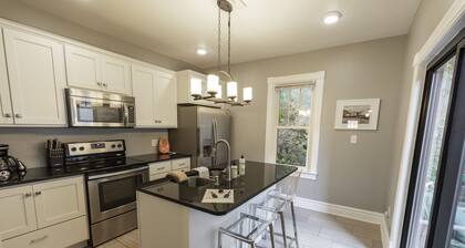 2 bedroom newly remodeled townhouse