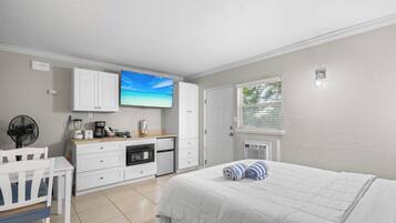 1 habitación, tabla de planchar con plancha, wifi gratis y ropa de cama