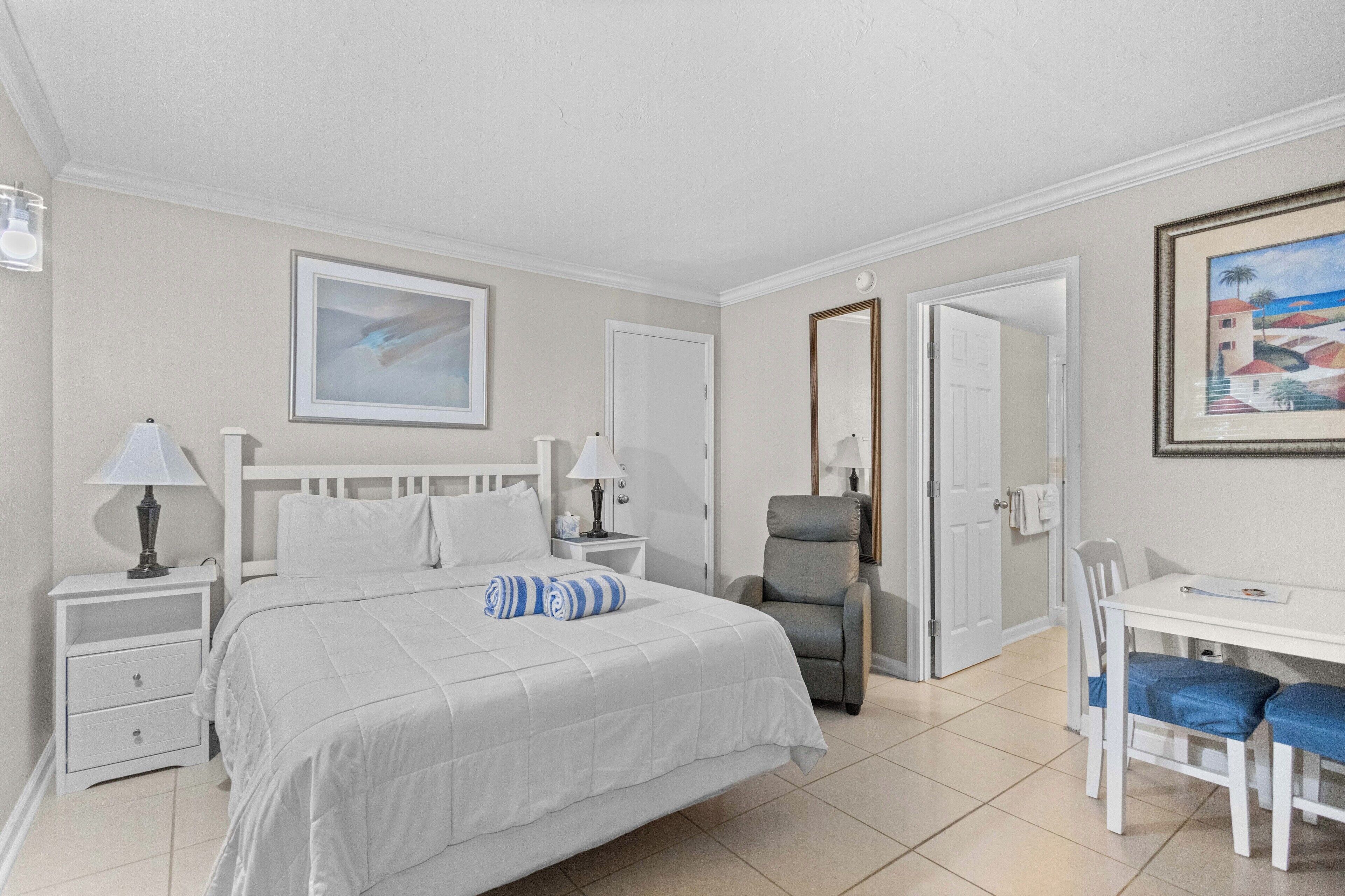 1 slaapkamer, een strijkplank/strijkijzer, gratis wifi, beddengoed