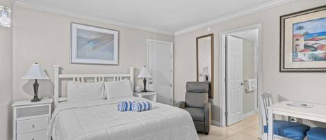 1 slaapkamer, een strijkplank/strijkijzer, gratis wifi, beddengoed