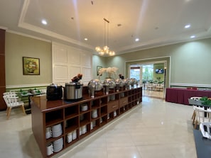Daily buffet breakfast for a fee - Hotel Tosan Solo Baru (Baki)