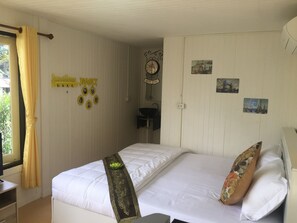 Superior Bungalow with Roof Top Terrace | Ylelliset vuodevaatteet, minibaari, ilmainen Wi-Fi