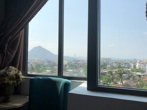 Suite Deluxe, 1 llit de matrimoni, vistes a la muntanya | Roba de llit d'alta qualitat i matalassos amb encoixinament addicional 