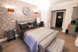 1 Schlafzimmer, Schreibtisch, Bügeleisen/Bügelbrett, kostenloses WLAN