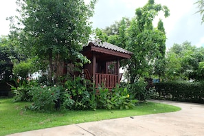 1 Bedroom Suite with Balcony | 免费 WiFi、床单