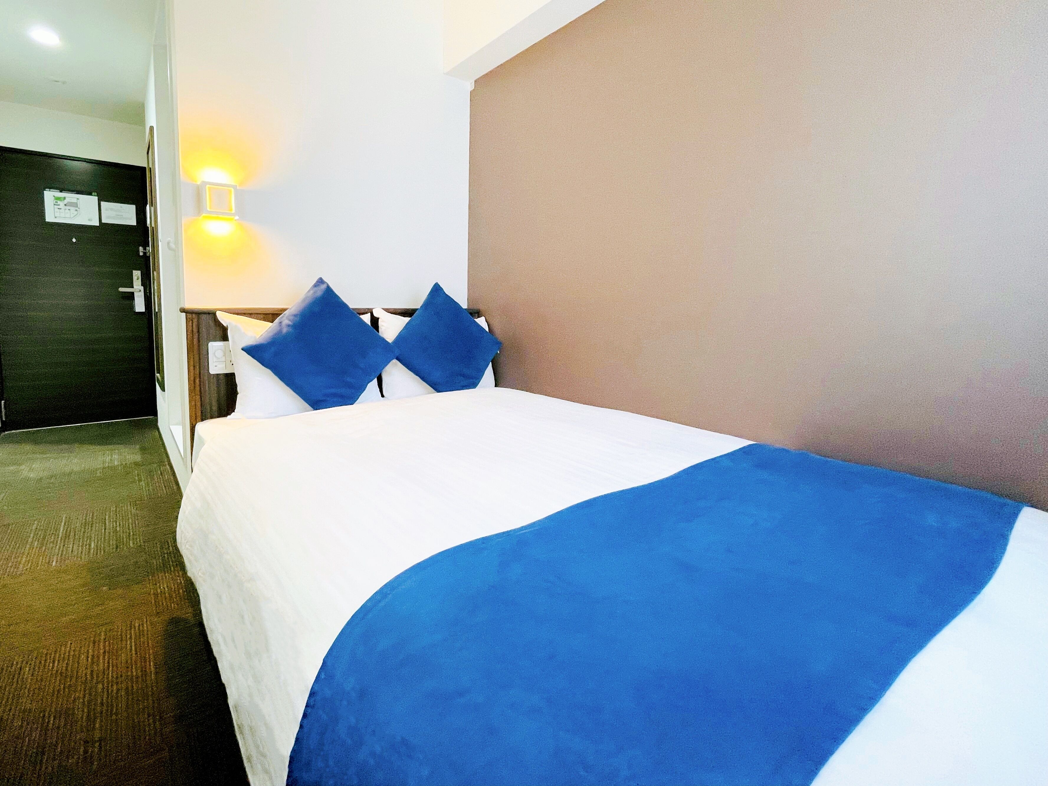 economy double room, non smoking | in-room safe, desk, blackout curtains, soundproofing