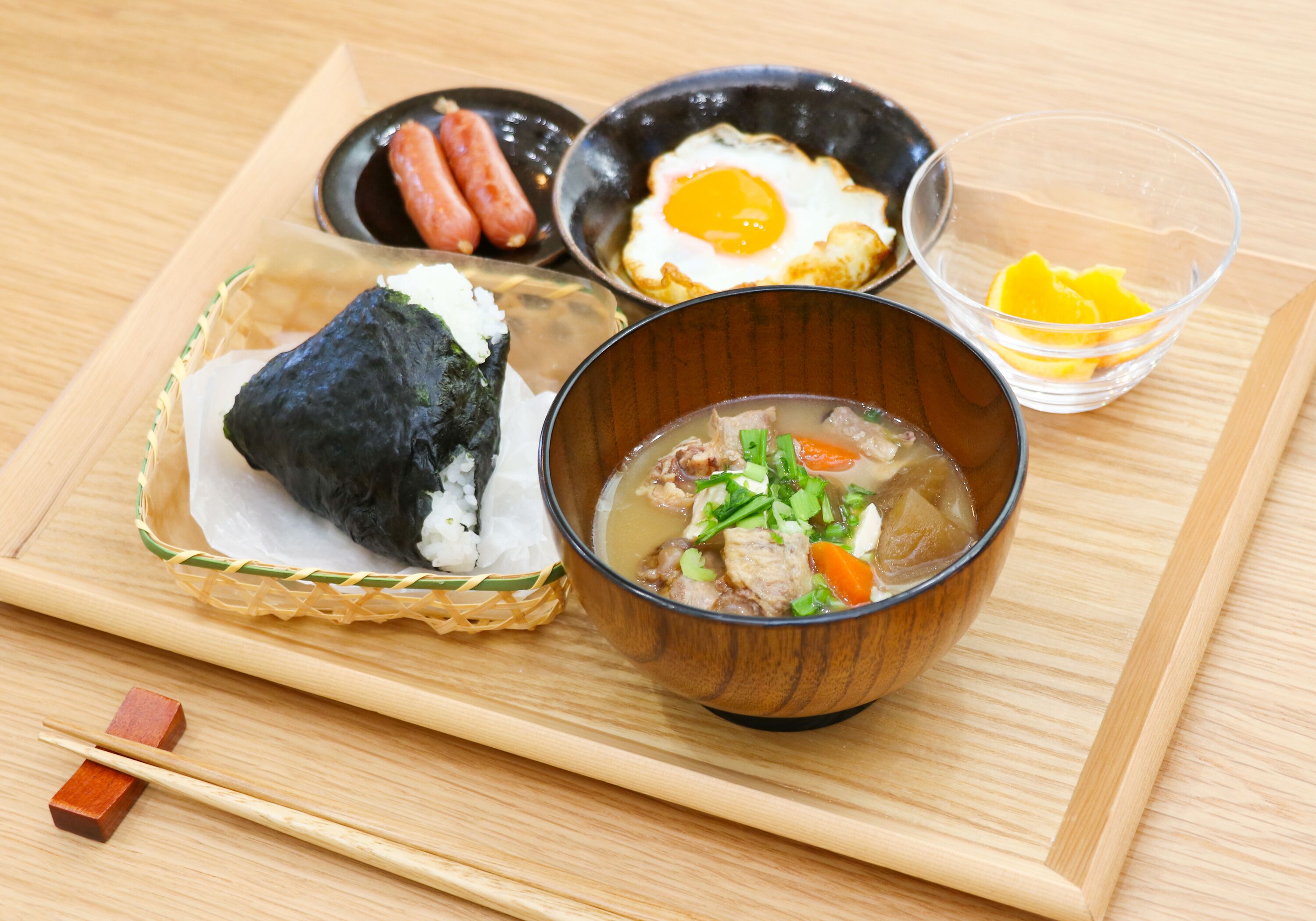 daily cooked-to-order breakfast (jpy 1400 per person)
