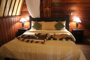 Minibar, desk, rollaway beds - Gili Lumbung Bungalow (Gili Air)