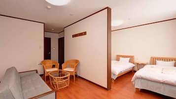 Triple Room, 3 Single Beds, Shared Bathroom