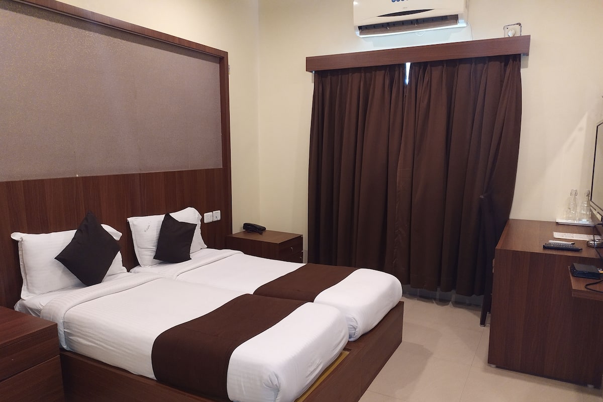 Deluxe Twin Room, 1 Bedroom, City View | 1 bedroom, Egyptian cotton sheets, premium bedding, down comforters