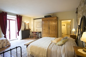 4 Schlafzimmer, Bügeleisen/Bügelbrett, Reisekinderbett, kostenloses WLAN