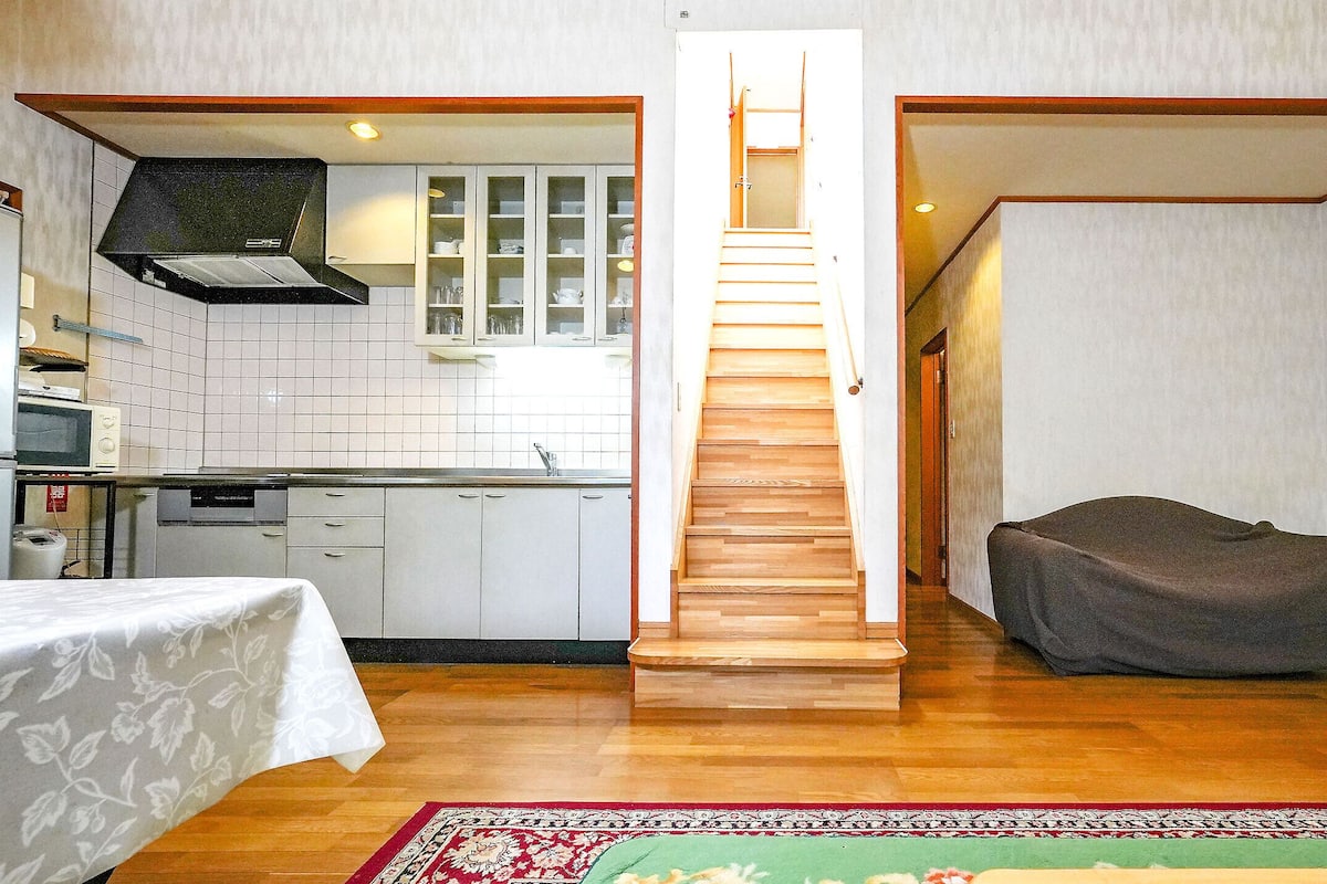 [Private Cottage] Shion Star for 2-12 people, Non Smoking | Living area | TV