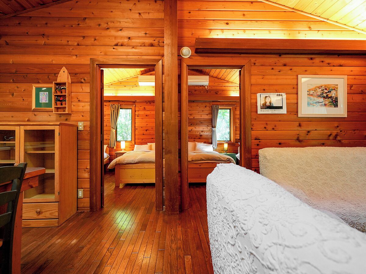 [貸切コテージ] おしゃれなログ調 -カール- 1-5名様 禁煙 | リビング エリア | テレビ