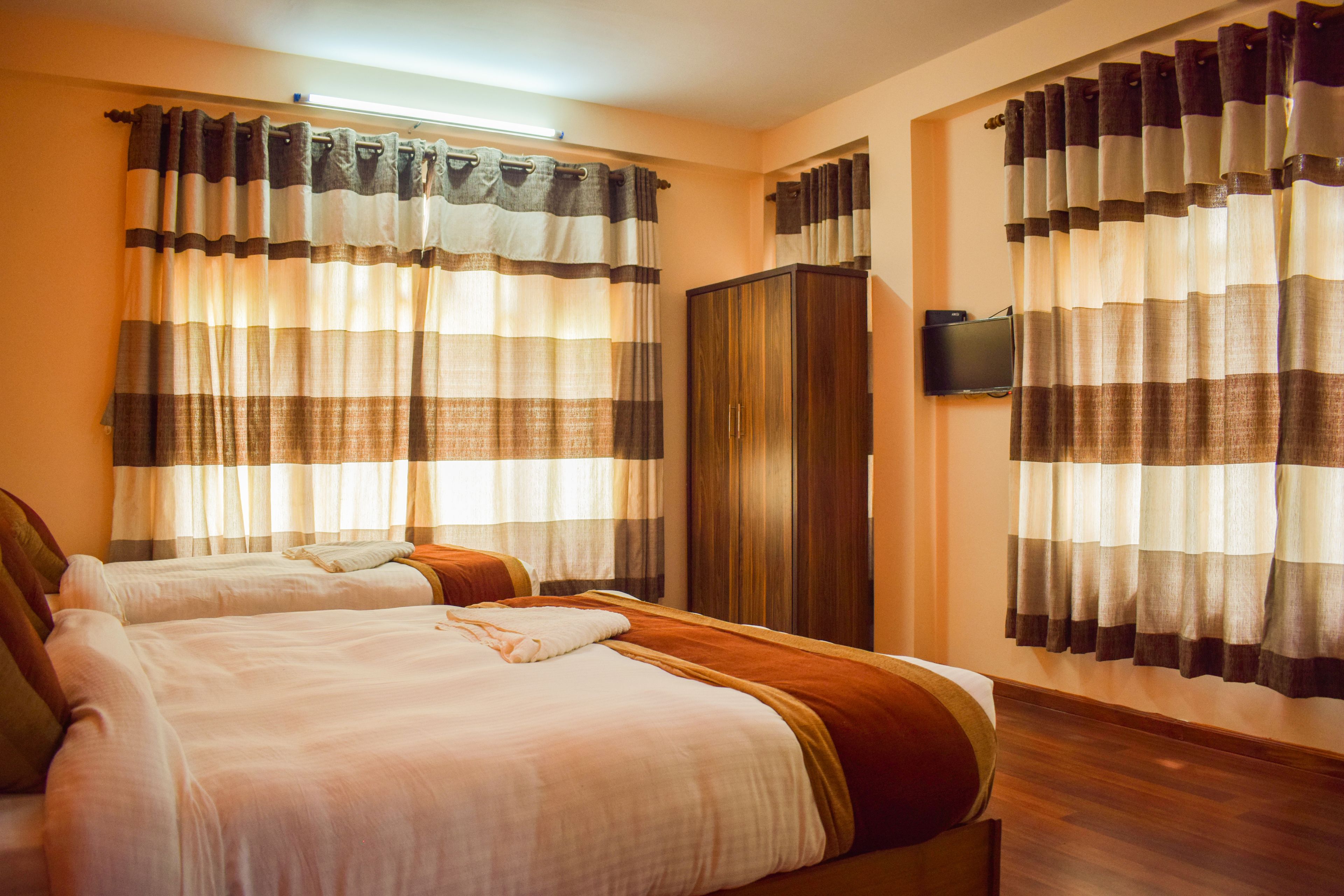 Family Room, Multiple Beds, Garden View | 1 bedroom, hypo-allergenic bedding, Select Comfort beds, in-room safe