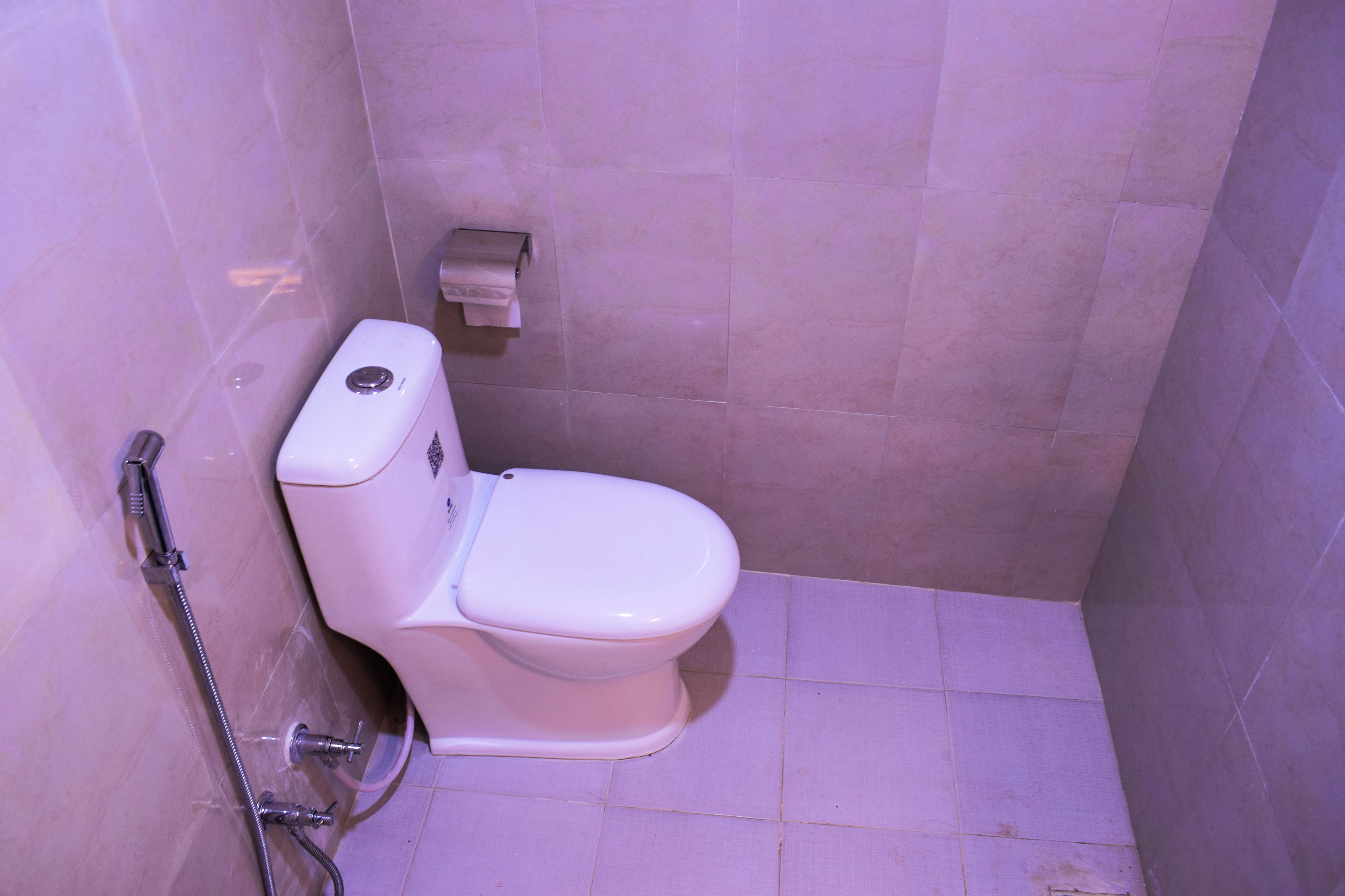 shower, free toiletries, hair dryer, slippers