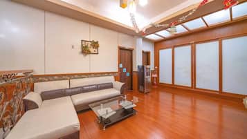 Standard House | Living area | 37-inch LCD TV with cable channels, TV