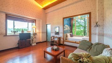 Standard House | Premium bedding, individually decorated, individually furnished, desk