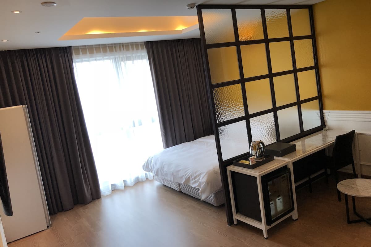 Deluxe-Doppelzimmer (No Breakfast on Every Monday) | Kostenloses WLAN, Bettwäsche, Rollstuhlgeeignet