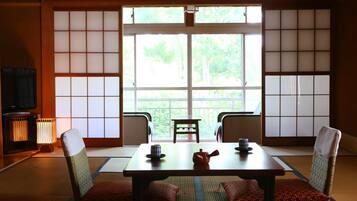 In-room safe, free WiFi, bed sheets